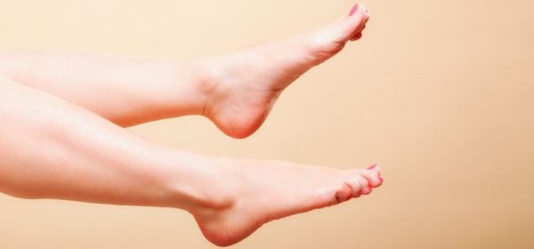 Say Goodbye to Cracked Heels with these Home Remedies
