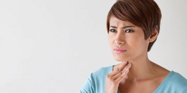 3 Effective Home Remedies To Ease A Sore Throat