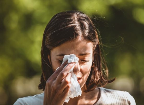 Natural Remedies for Hayfever: 6 Ways to Calm your Symptoms Down